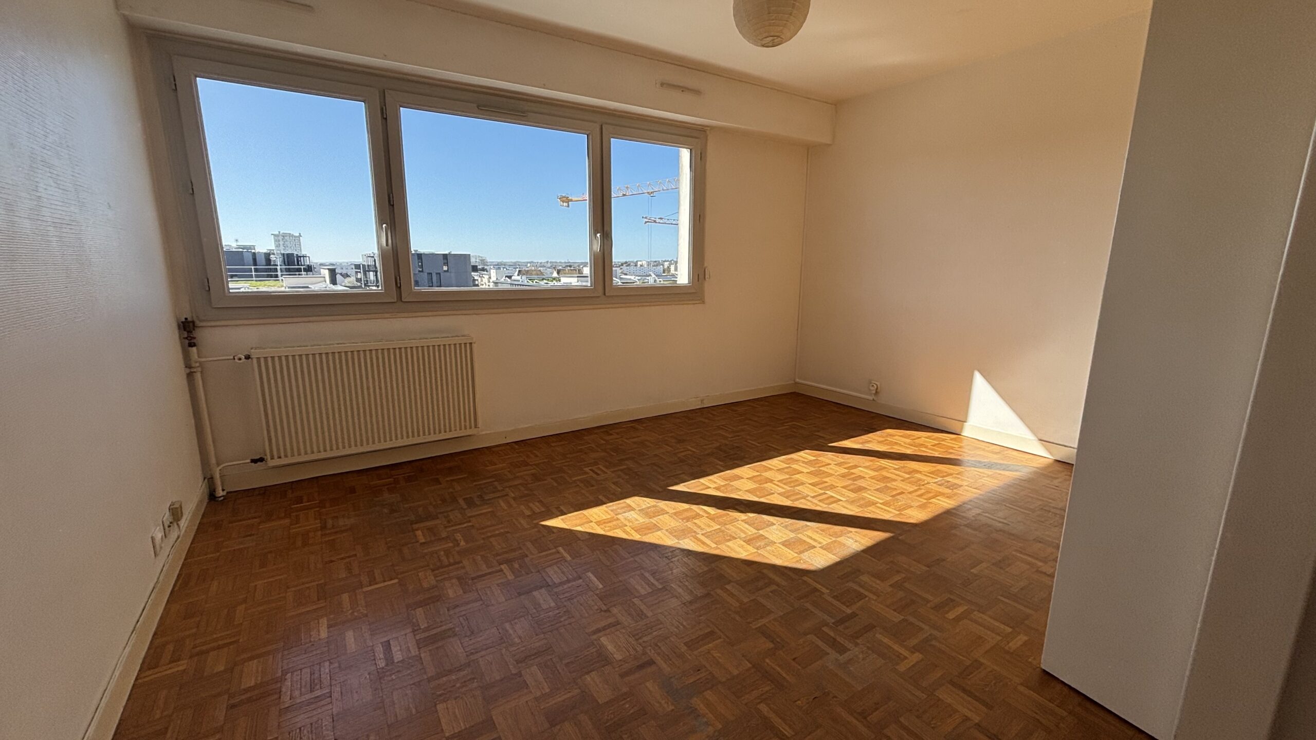 TOURS  RABELAIS GIRAUDEAU Dernier étage baigné de lumière au pied du futur Tramway !